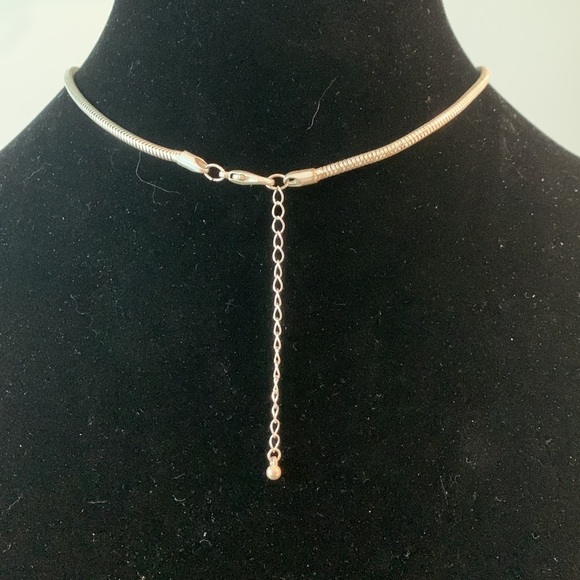 Dangling Necklace - Picture 3 of 5